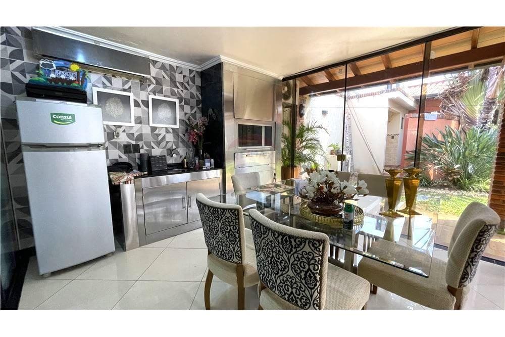 Importante Residencia en Fernando de la Mora Z.N, foto 4