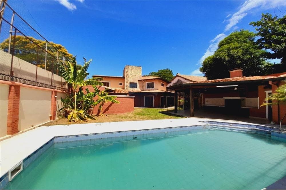 Casa con piscina y cancha en Lambaré, foto 2
