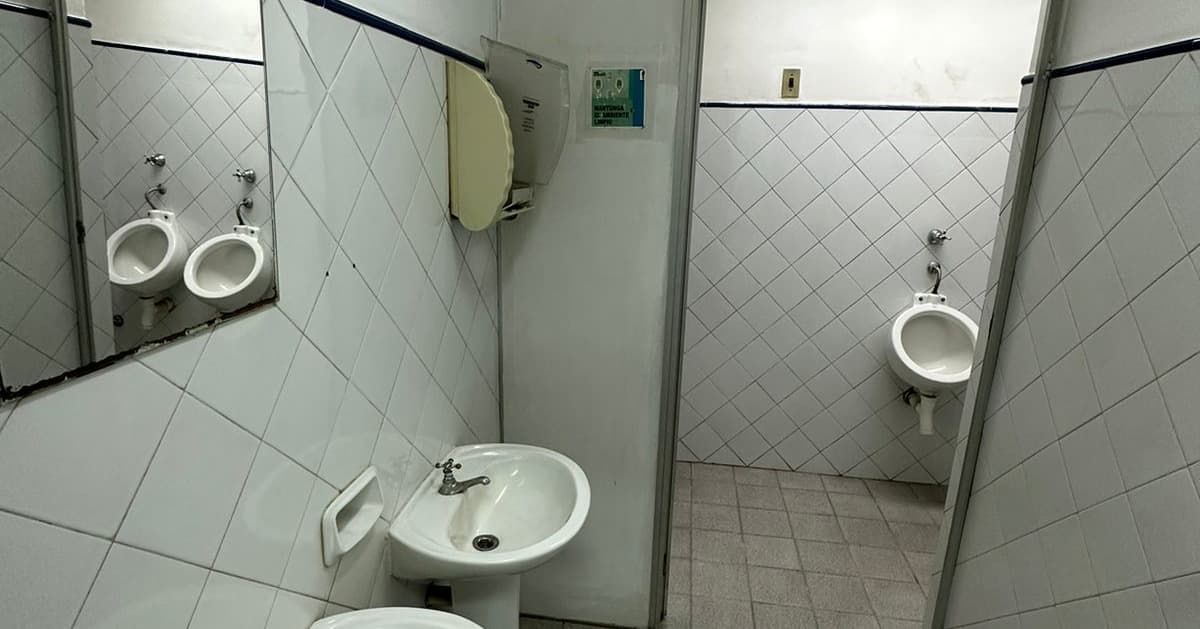 Alquilo: Oficina Estilo Colonial Con Estacionamiento Para 12 Vehículos — foto 5