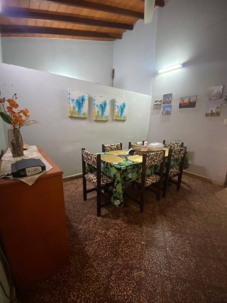 Oportunidad De Alquiler | Casa Familiar Con Patio Y Quincho, foto 5