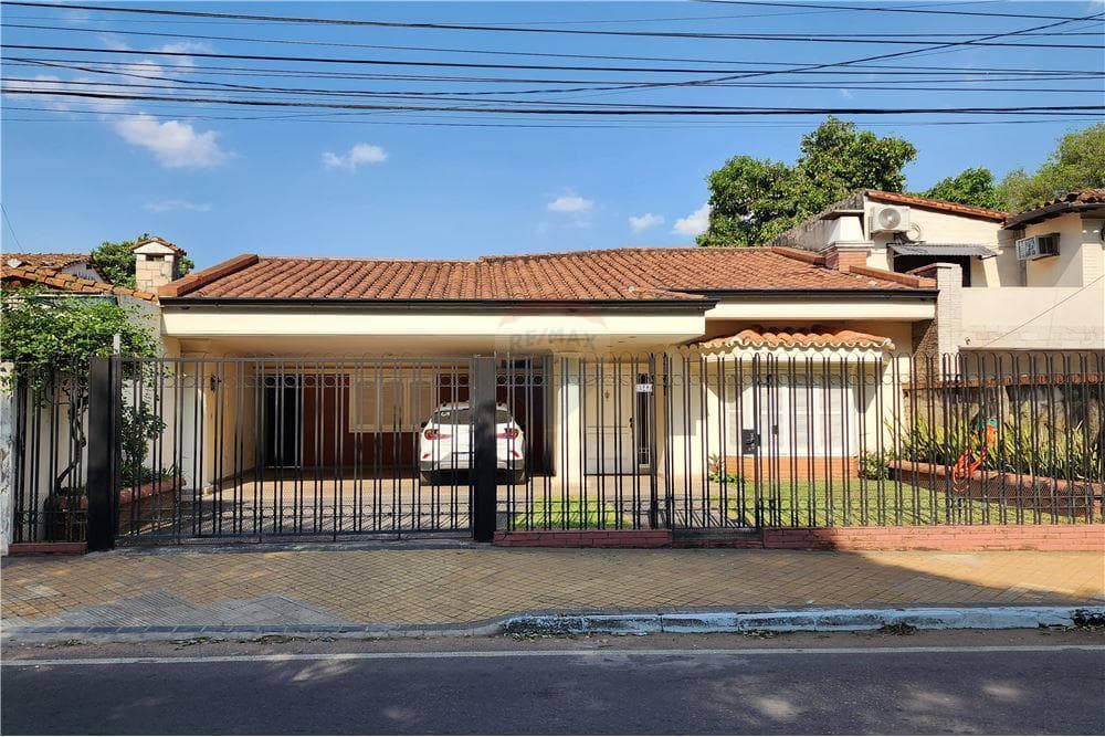 Vendo casa en Pinoza-Asunción
