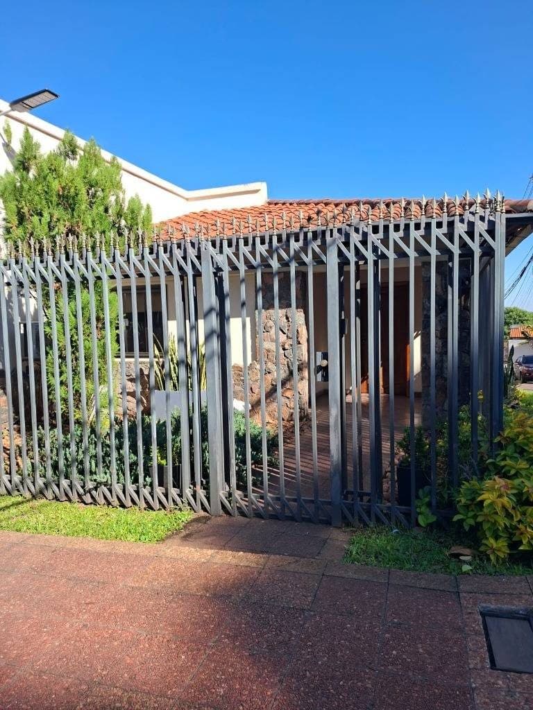 Casa en Alquiler en Asunción – Zona Iglesia Santa María y San Nicolás, foto 1