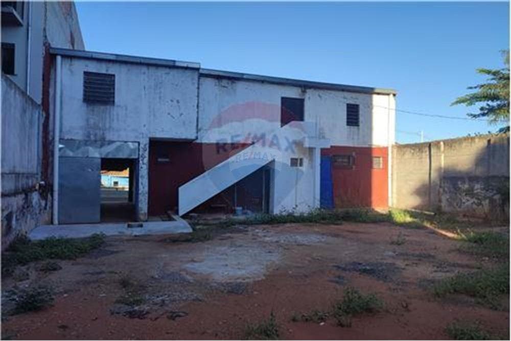 Vende amplio local comercial sobre acceso sur, foto 3