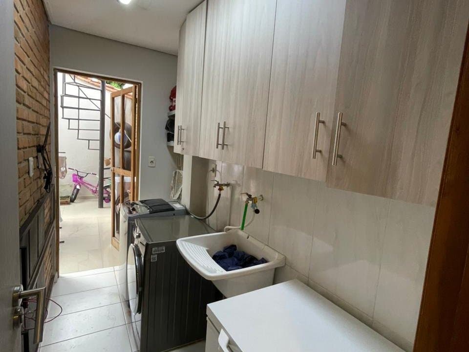 Duplex en barrio mburucuyá — foto 4