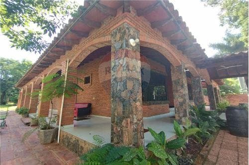 Casa-Venta-PY Central Limpio Mbayué Limpio - Bº Mbayue COD.182, foto 1