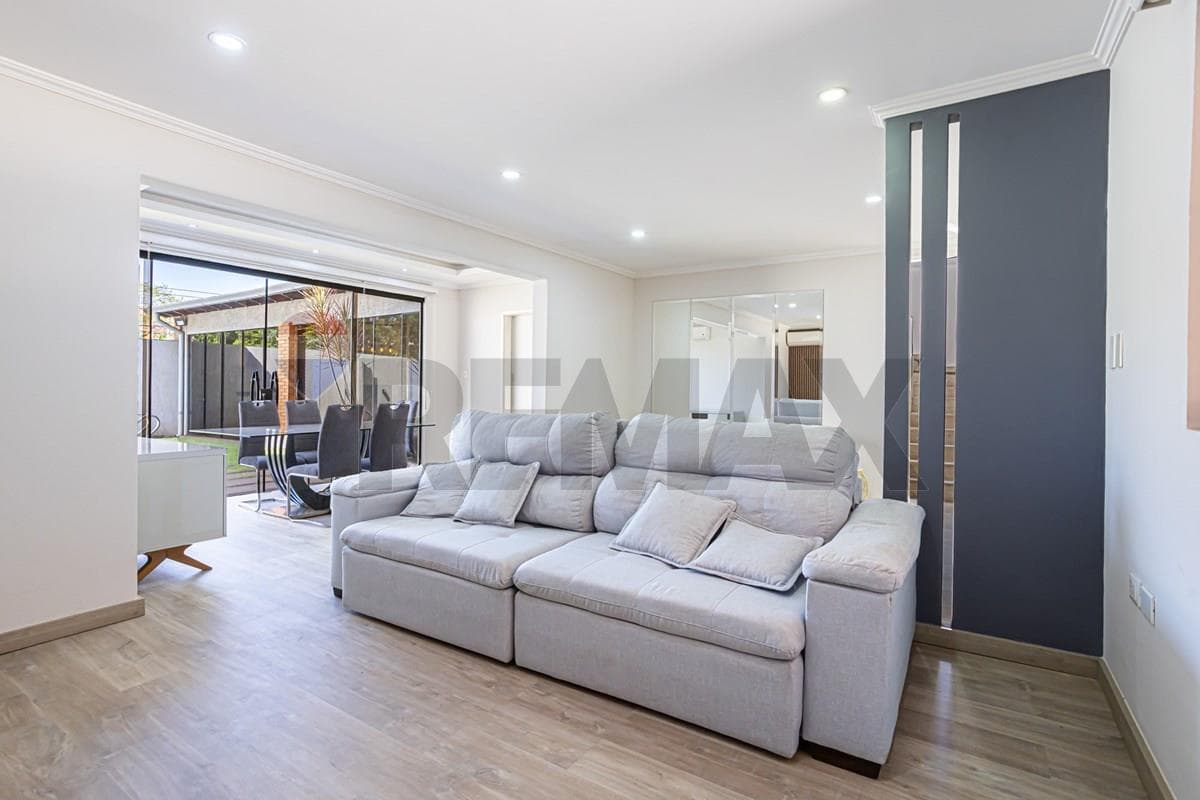 Casa de 3 dormitorios con piscina en condominio, foto 3