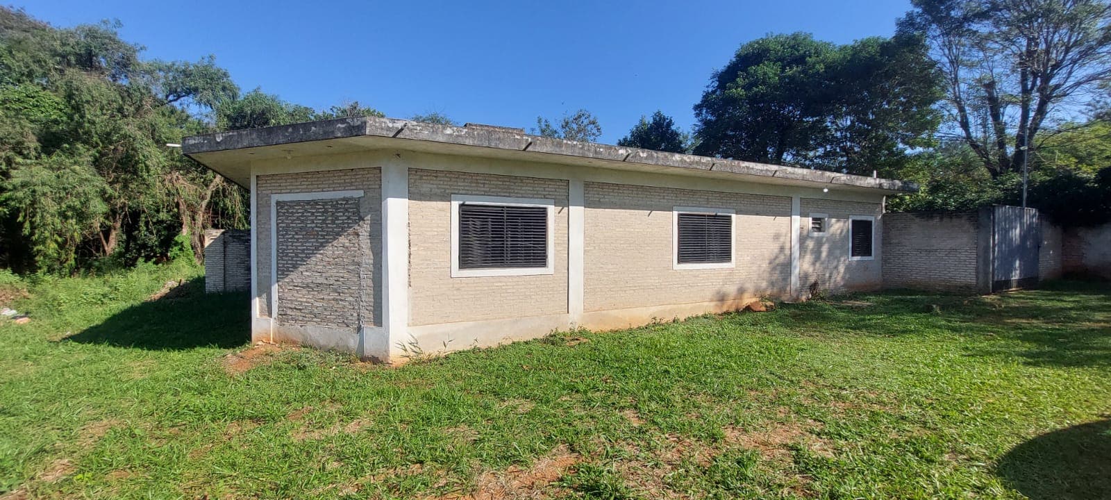 Amplia Casa en Venta en Isla Bogado - Luque