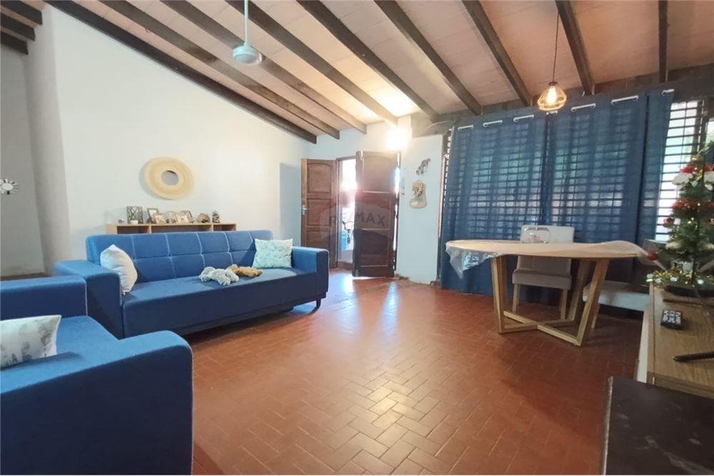 Se Vende en Fdo. de la Mora - Zona Sur- 4 Mojones