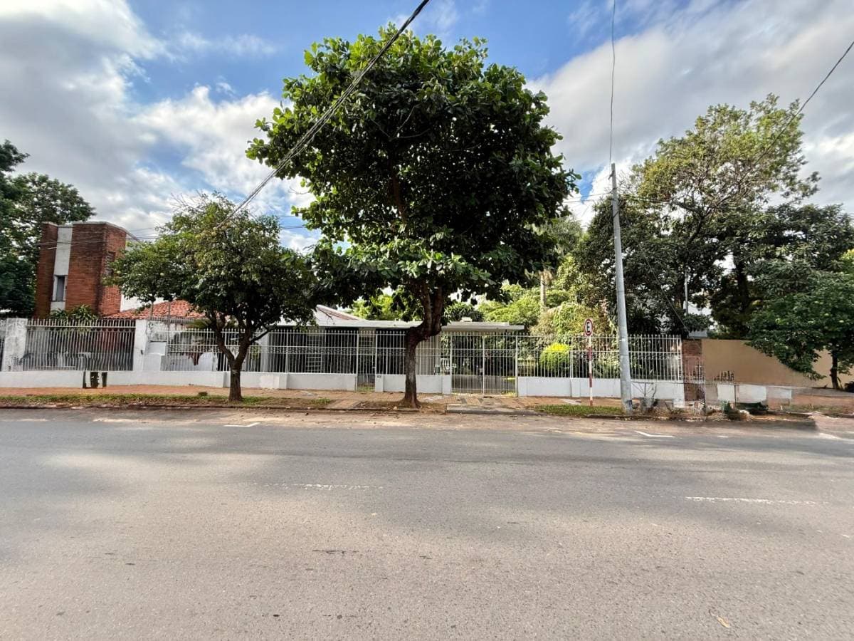Terreno 900 m² sobre Av. Isaac Kostianovsky | Los Laureles, foto 4