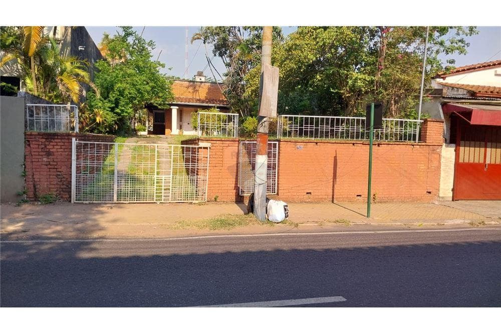 En venta propiedad comercial 1 cuadra del palacio