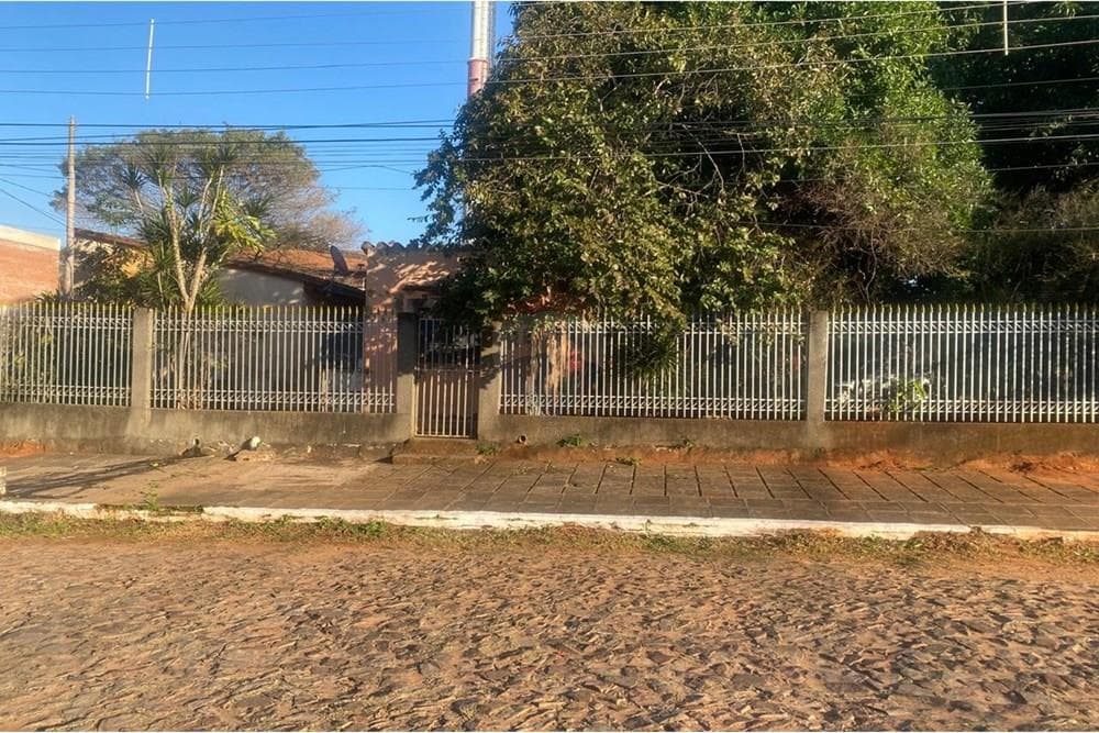 Terreno con casa a demoler en Lambaré, foto 3