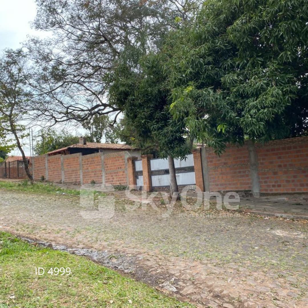 de Amplio Terreno Amurallado en Lambaré-Zona Yacht y Golf Club, foto 2