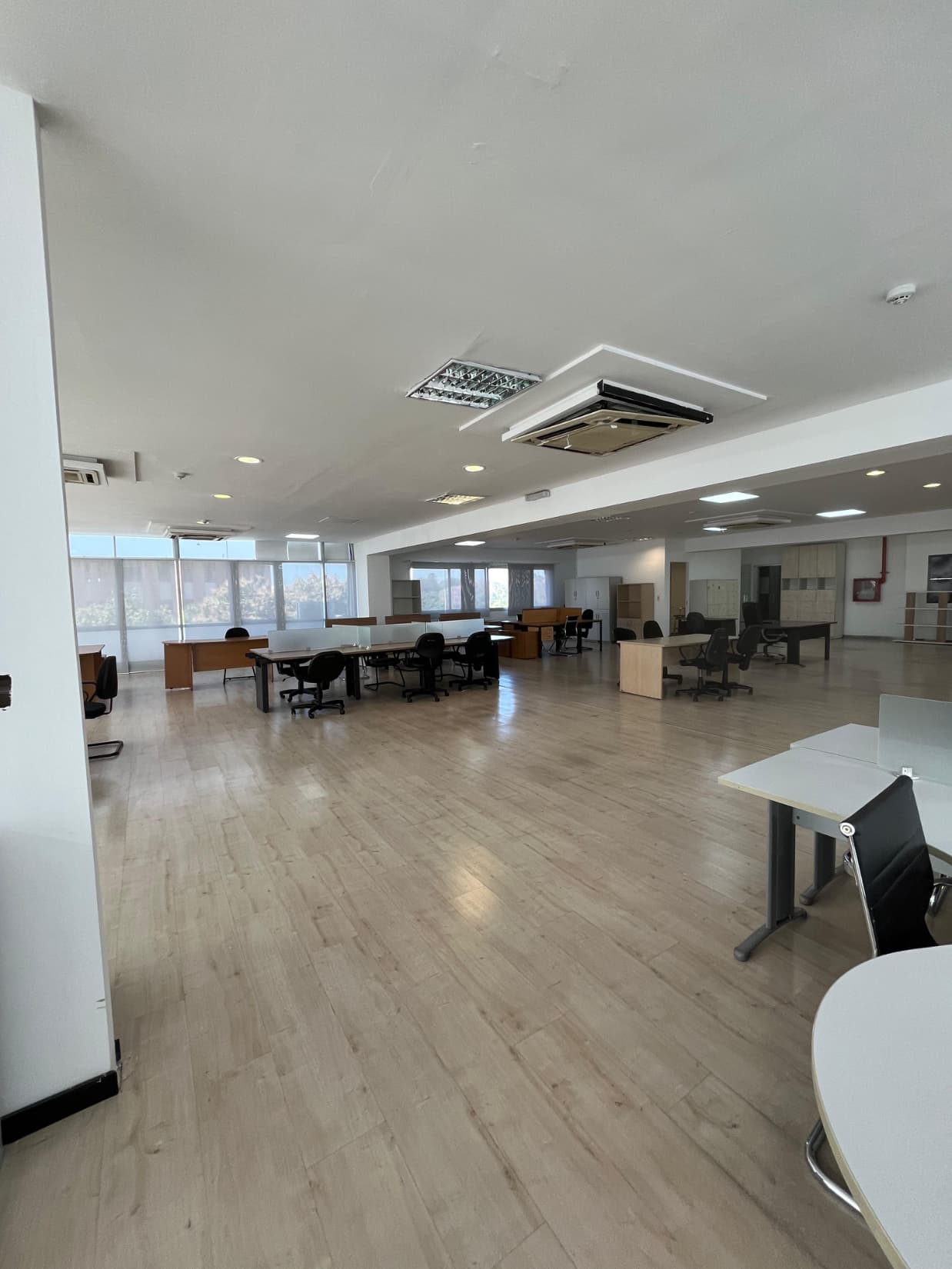 En alquiler oficina de 330 m2 con 5 cocheras, zona paseo la galería — foto 2