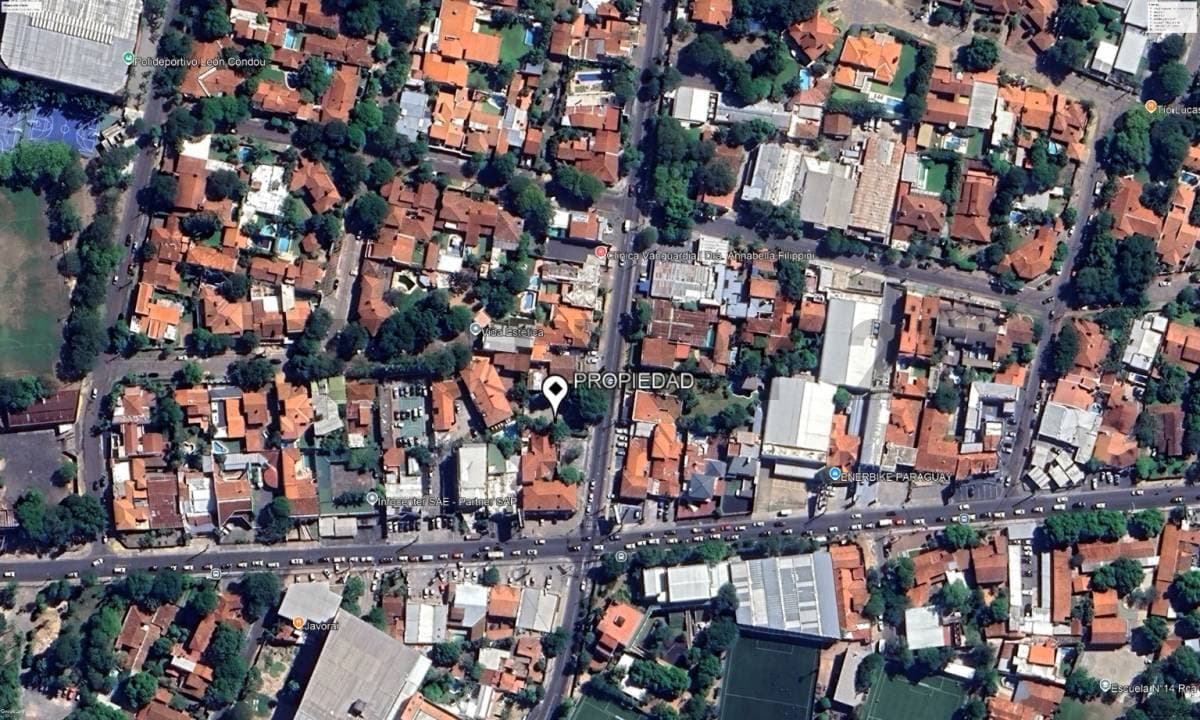 Amplia propiedad con ubicación estratégica en el Barrio Mariscal López, foto 2