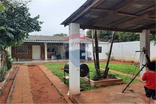 En venta casa de 4 habitaciones con Salon comecial, foto 2