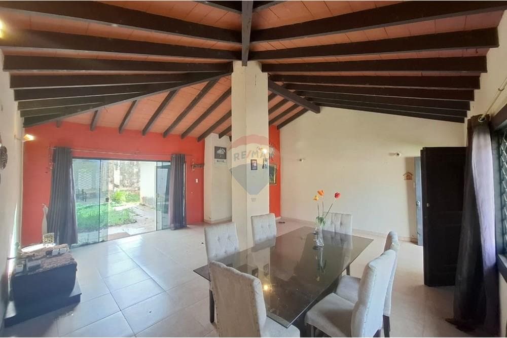 Casa venta Luque Barrio Primavera, foto 3