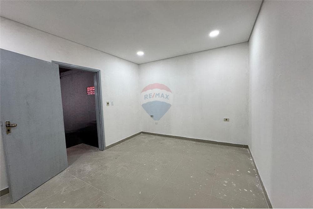 Local comercial con showroom en barrio san pablo. L.f! — foto 4