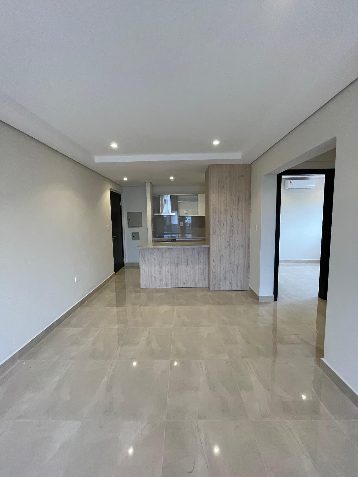 Luque zona conmebol en alquiler departamento de 2 dormitorios