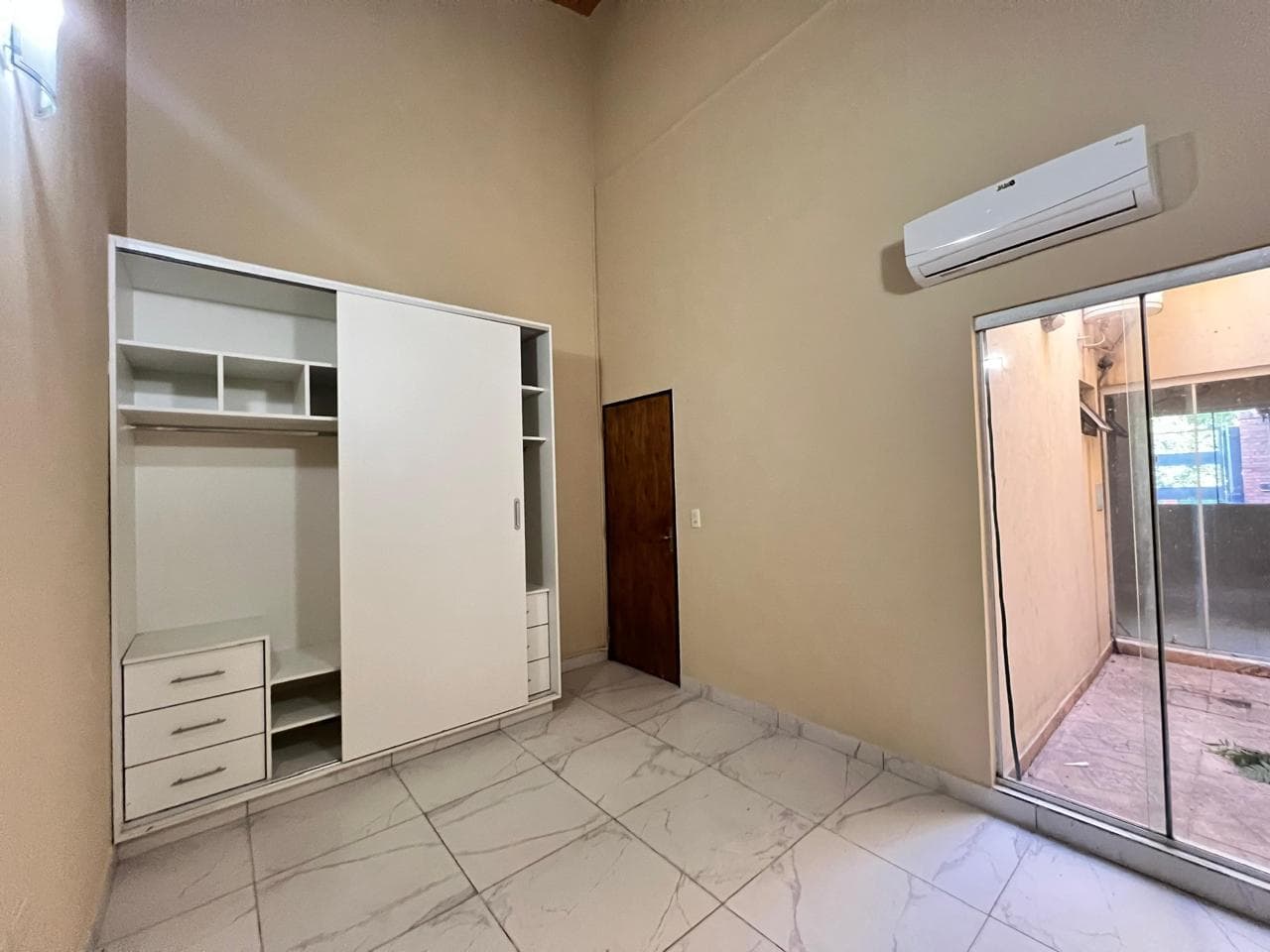 Duplex en Lambare, zona Colegio SEK, foto 5