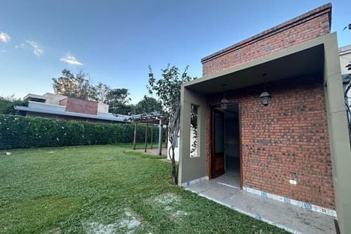 Casa - Alquiler - Lambaré, Central, Paraguay, foto 2
