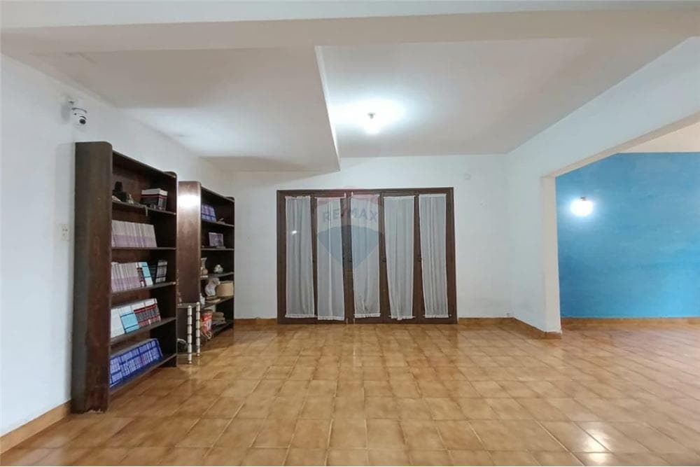 Lambaré! Residencia en amplio terreno con piscina, foto 5