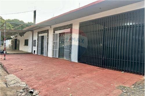 Vendo casa con salones comerciales