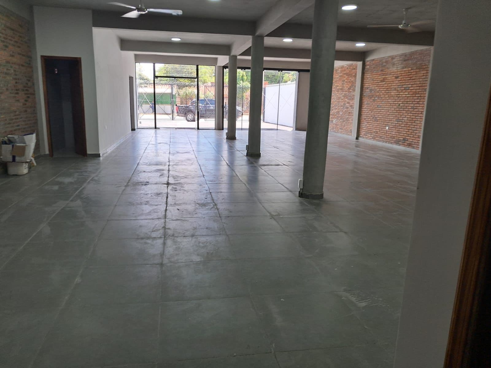 Tinglado / showroom a estrenar – sobre ruta Luque – San Lorenzo — foto 5