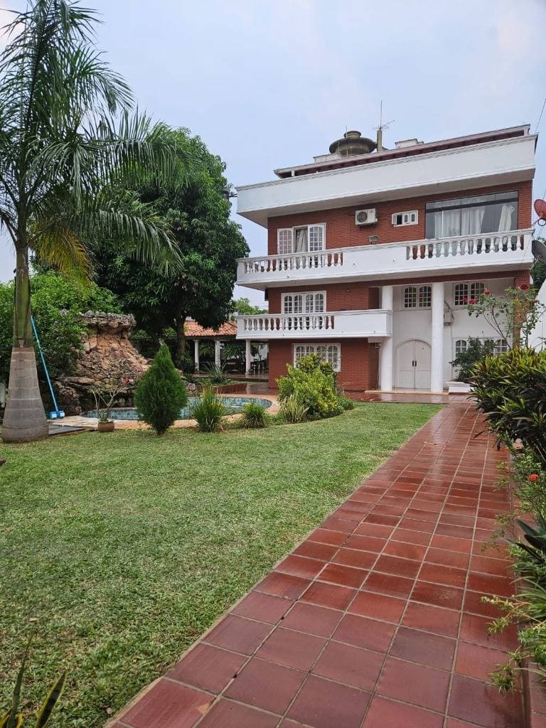 Amplia residencia en ycua saty!, foto 2