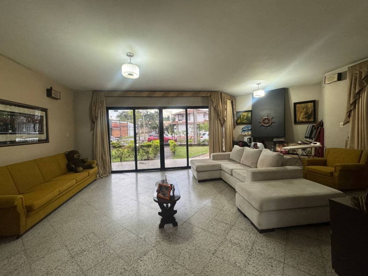 Casa a refaccionar sobre avda. Santisimo sacramento, foto 4