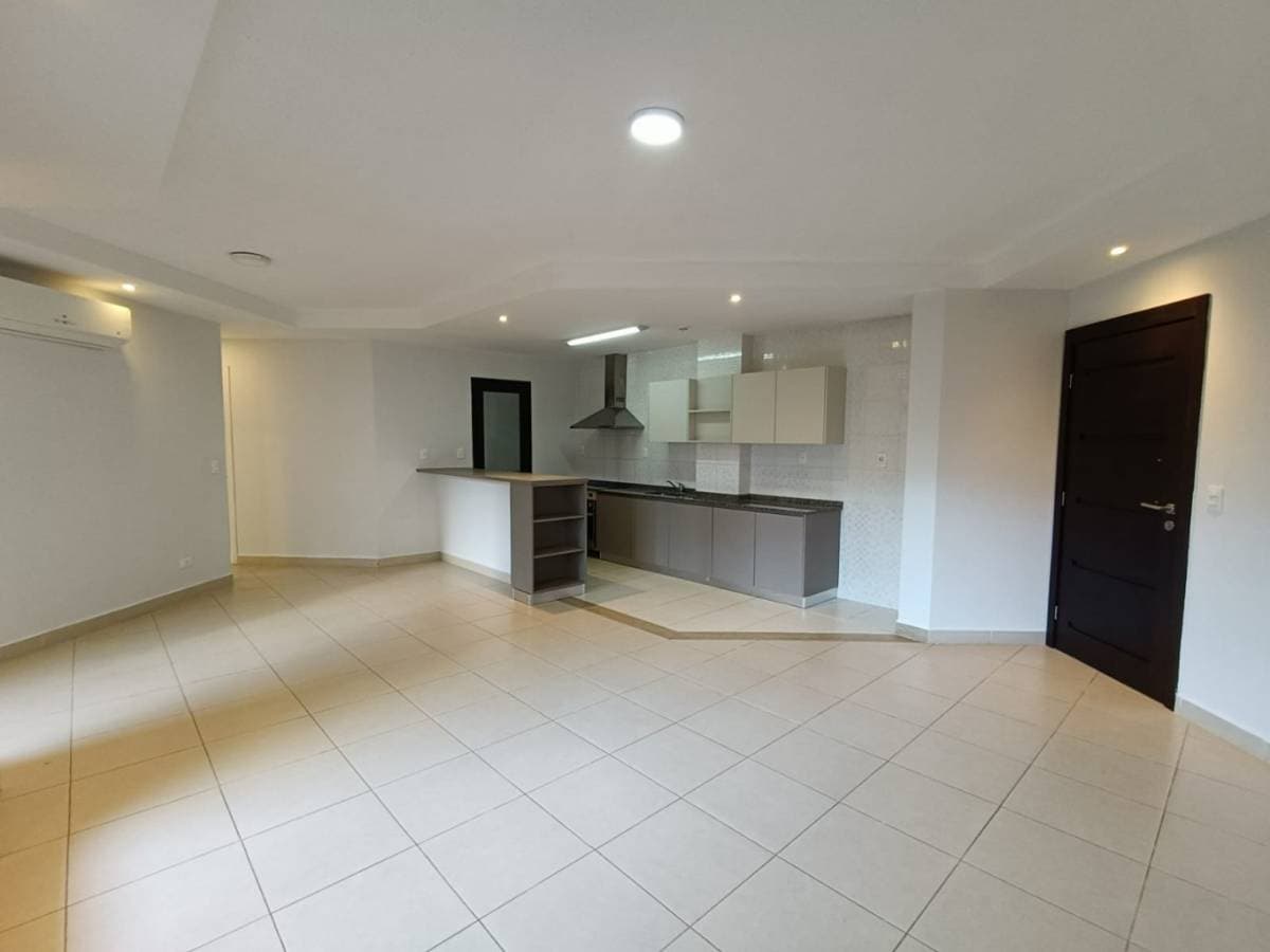 Alquilo departamento de 2 Dormitorios en Condominio Moravia
