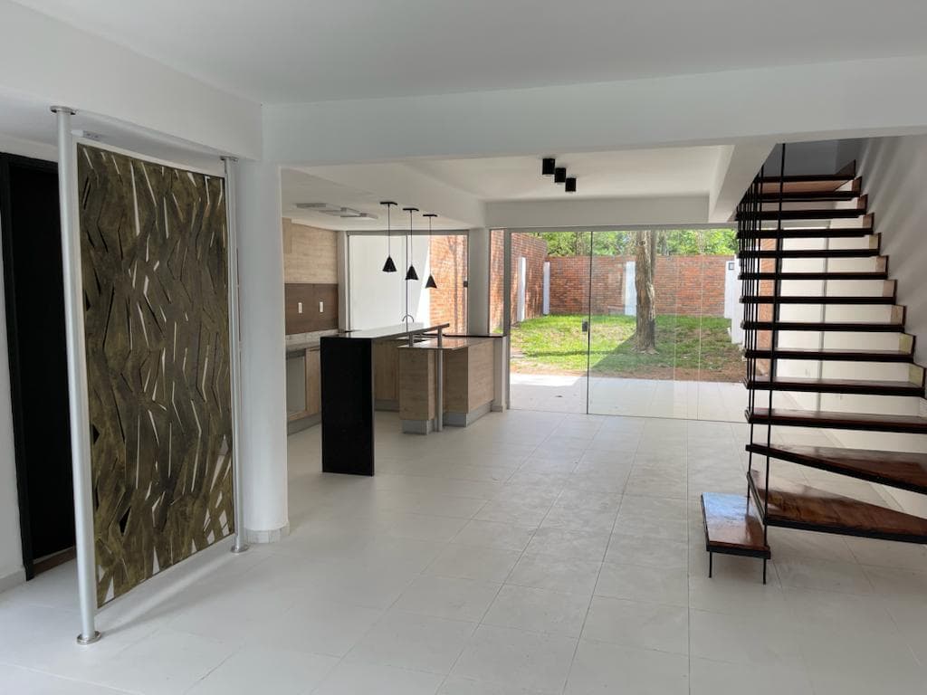 ¡ Vendo TRIPLEX en zona Parques del Yacht !, foto 3
