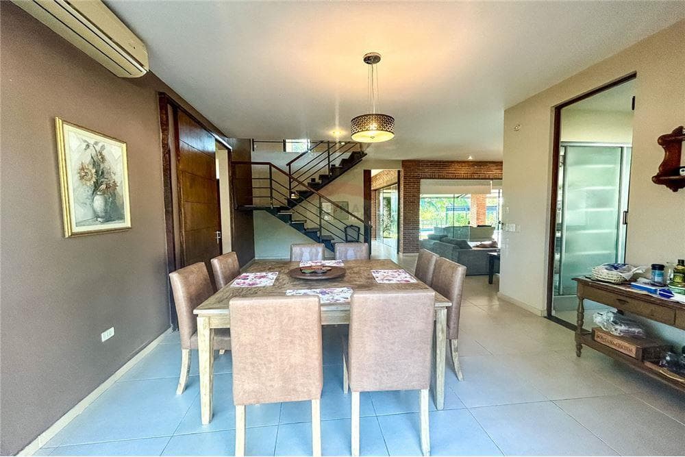 Casa lujosa en Mariano Roque Alonso, foto 4