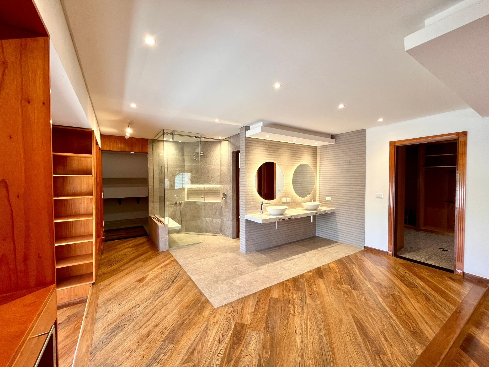 Residencia en alquiler en el corazón del Eje Corporativo en Asunción! — foto 5