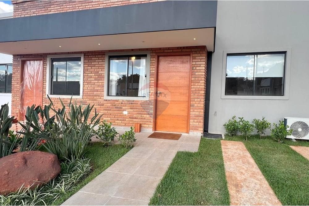 Casa - Venta - San Lorenzo, Paraguay, invierte en un hermosa casa!