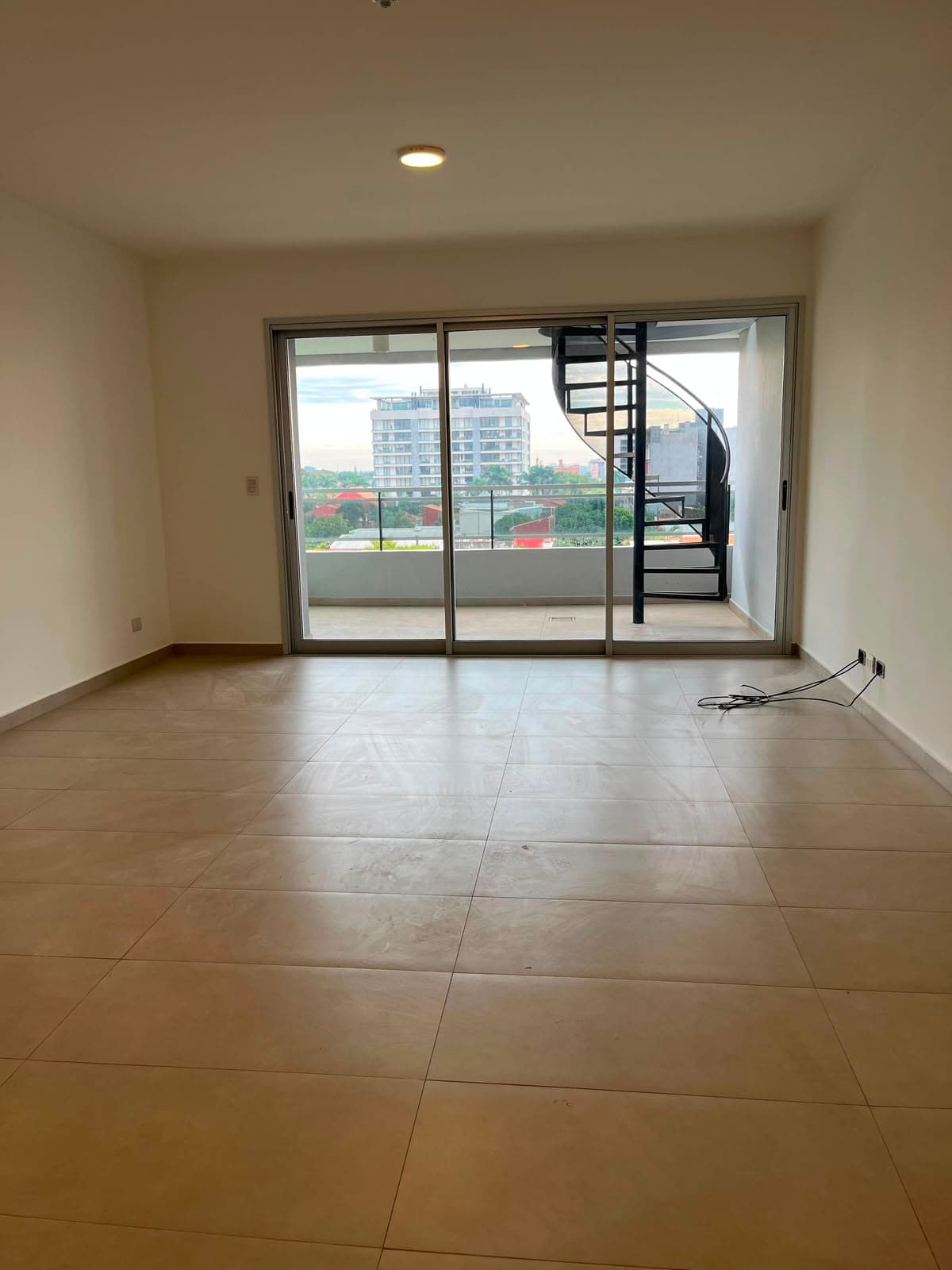 Alquilo Hermoso Dpto. de 2 dormitorios en suite + área de servicio y lavadero
