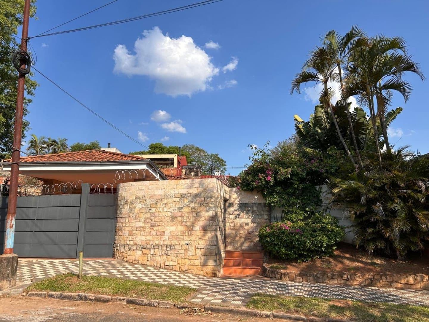 Vendo casa zona ex caracol asuncion