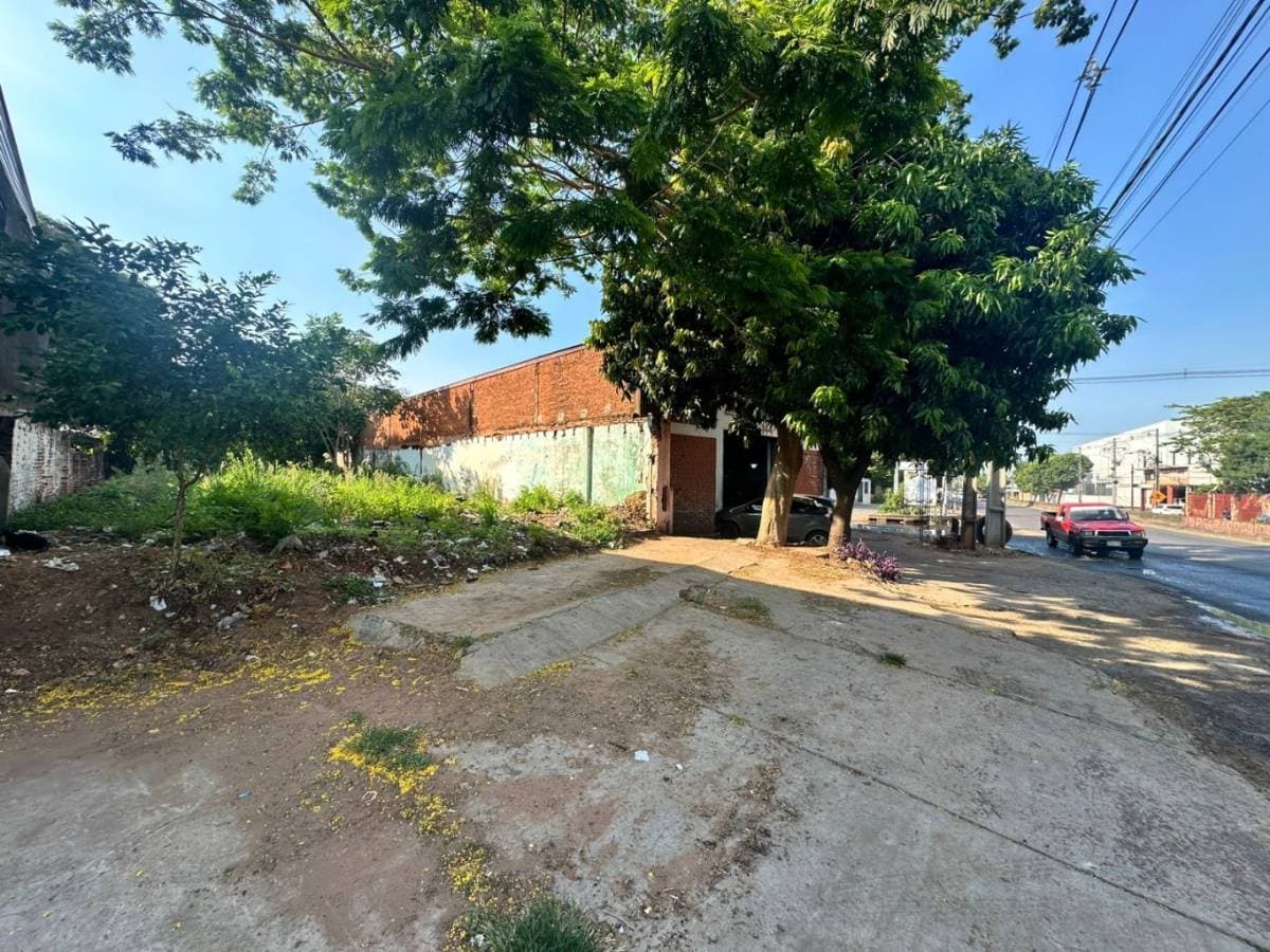 Terreno Sobre Avenida Defensores Del Chaco, foto 1