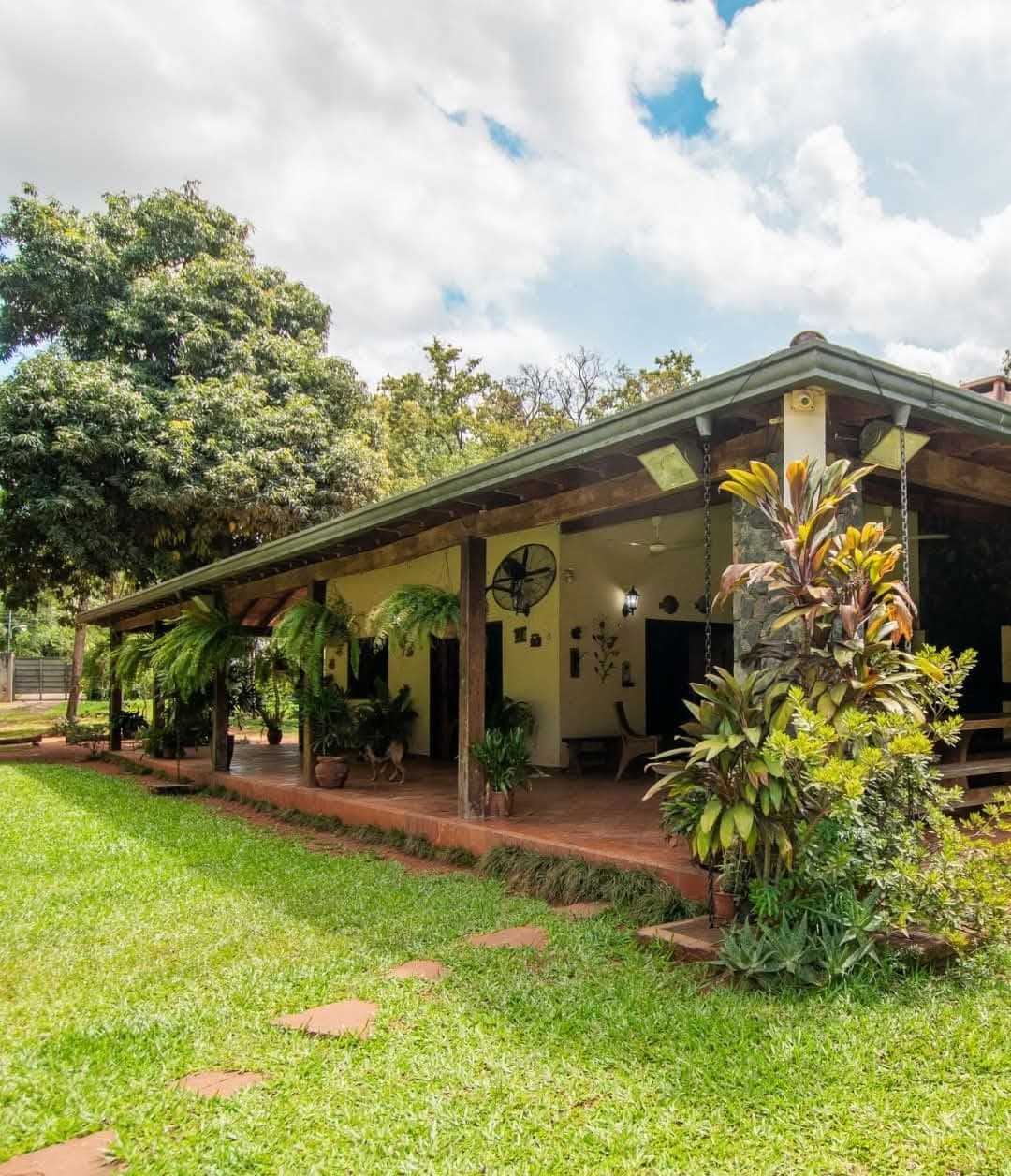 Se Vende Hermosa Quinta En Areguá - Paraíso Verde De 8.475 M2 Sobre Asfalto