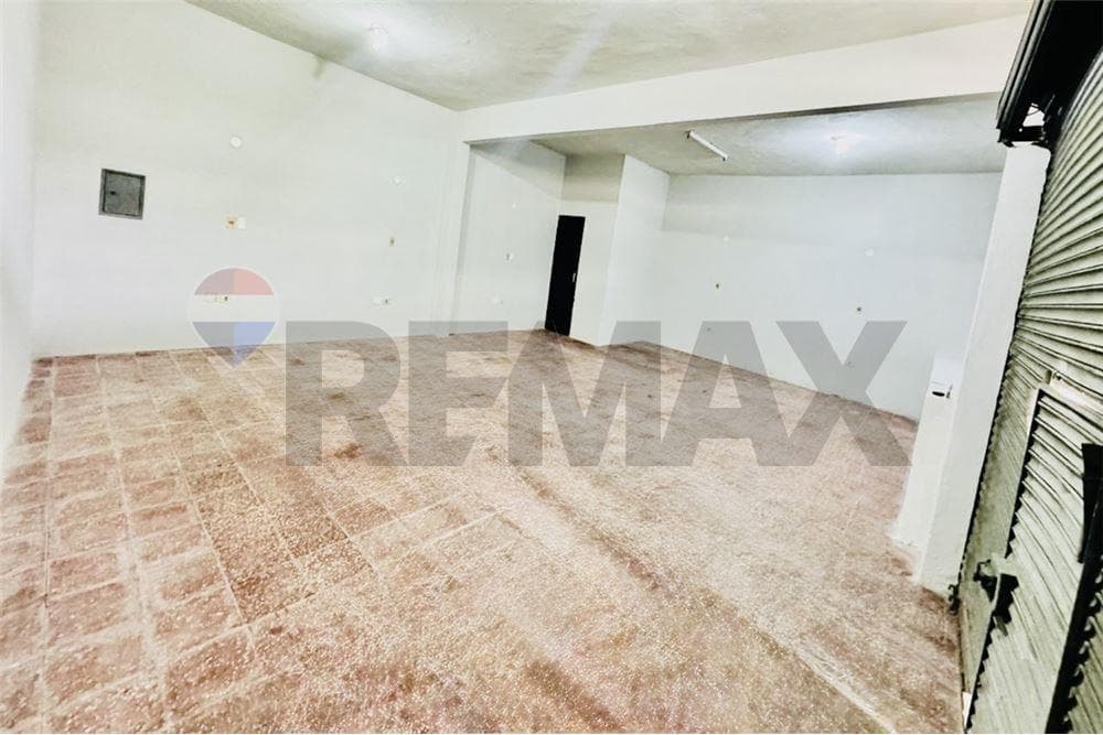 Salón comercial de 48 m2 a metros de esquina – San Lorenzo centro, foto 4