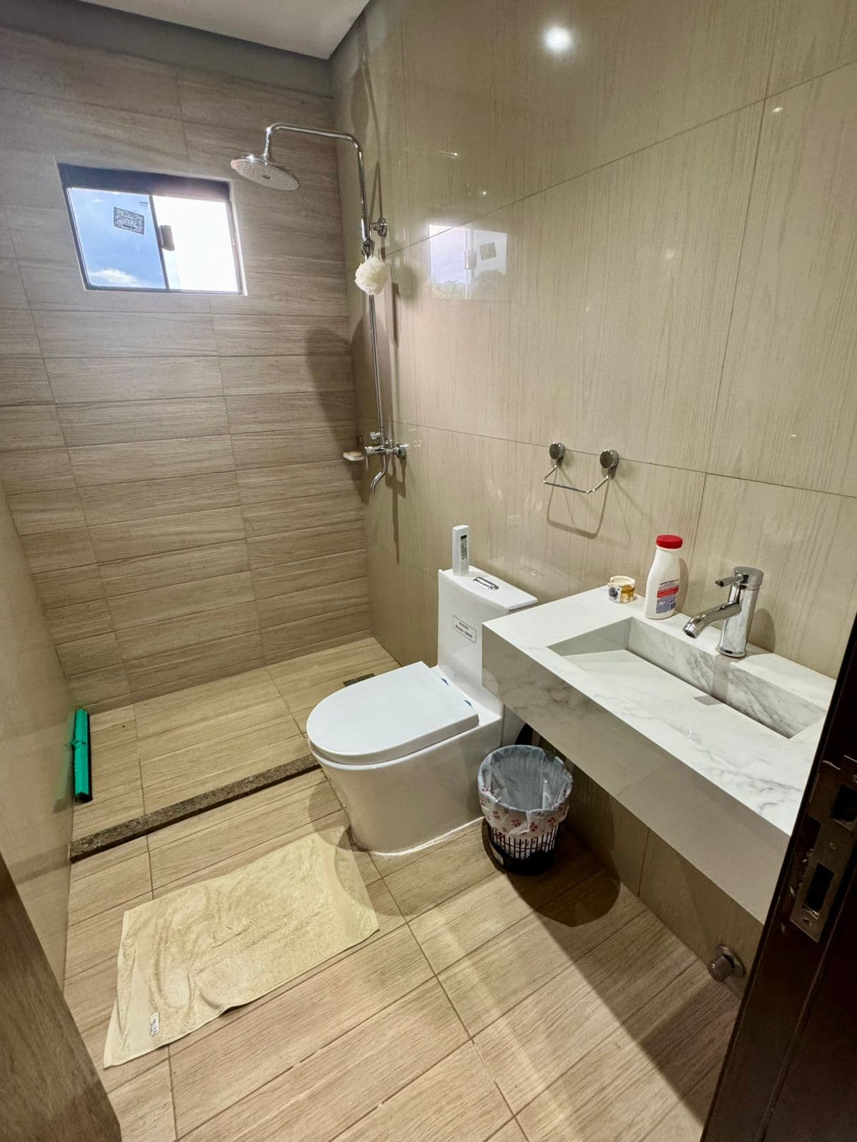 ???? ÚNICA: Casa de Lujo con Suite y Balcón en Capiatá ???? — foto 4