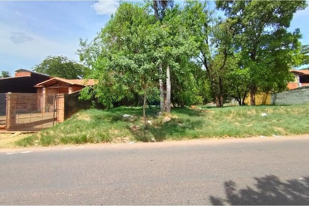 Vendo terreno en el barrio valle apua II, lambare