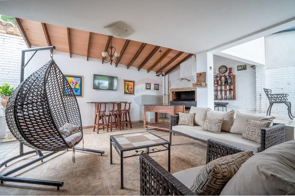 Casa con 4 dormitorios y piscina, foto 5
