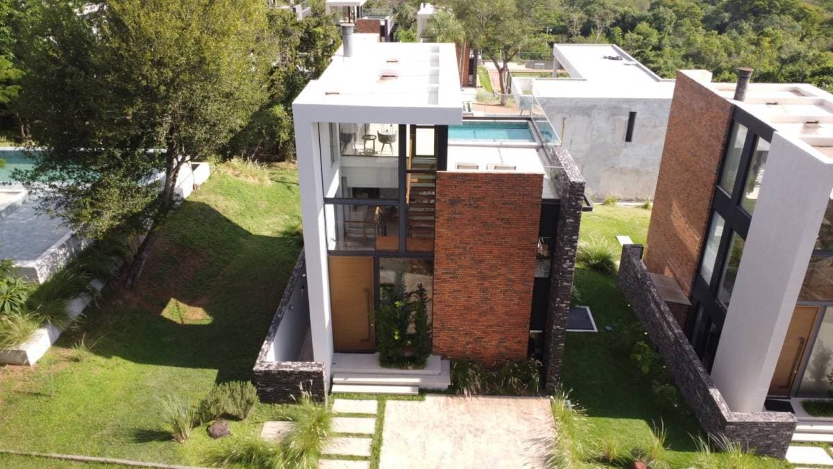 Casa en Venta 3 dormitorios - San Bernardino, Cordillera