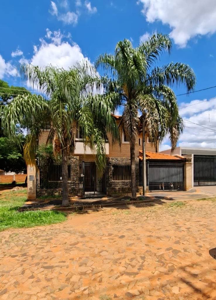 Vendo hermosa residencia en Luque campo alto