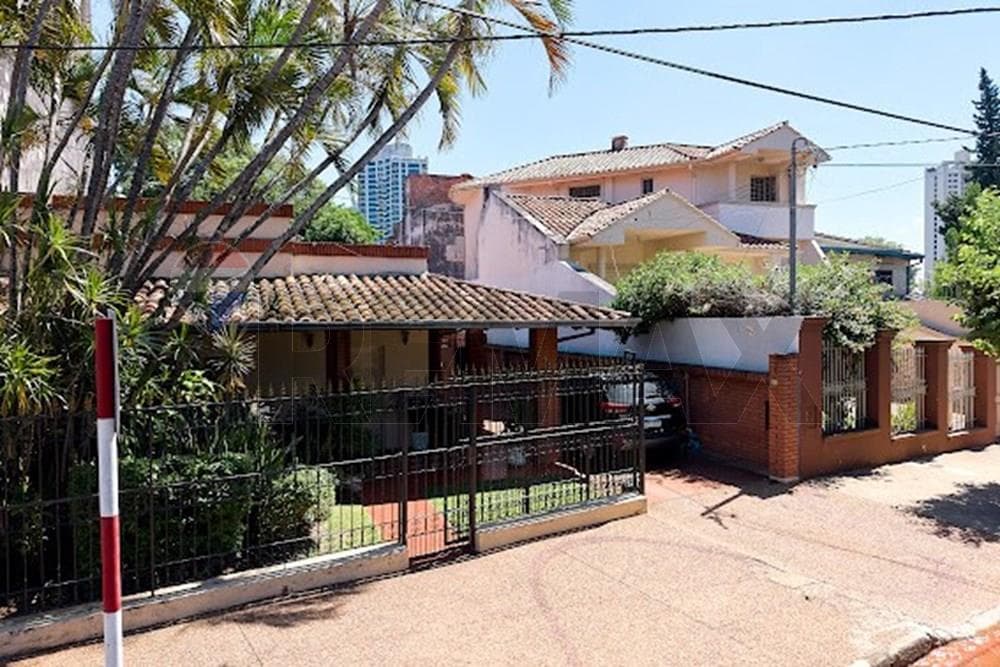 En Venta Terreno con Casa demoler o refaccionar- Ycua Satí, Asunción,Paraguay — foto 2