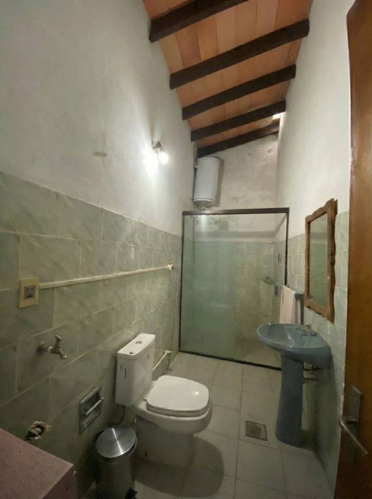 casa con local gastronómico en el barrio Pettirossi de Asunción, foto 4