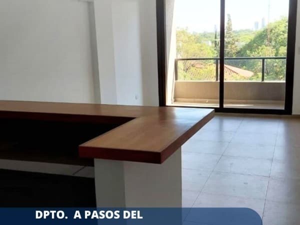 Vendo departamento de 1 habitacion zona shopping mariscal