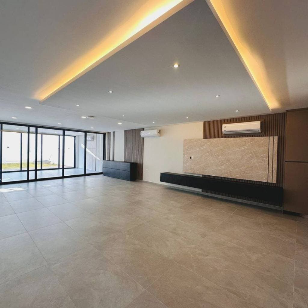 Residencia a estrenar de 3 niveles | barrio mburucuya, foto 2
