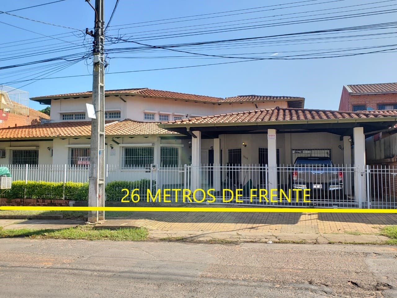 Vendo amplia casa en barrio Herrera