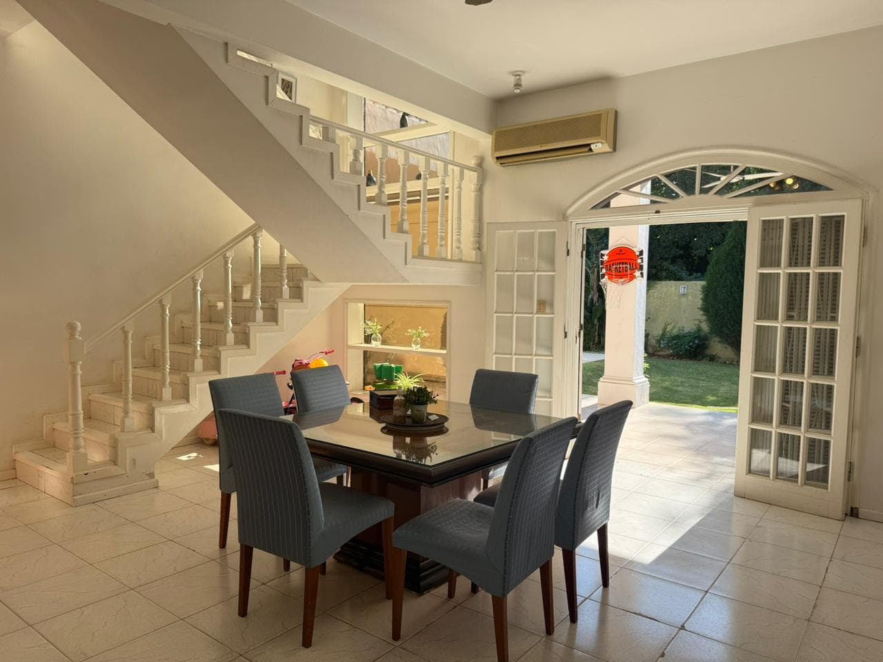 Hermosa residencia a pasos de la av. Santisima Trinidad — foto 1